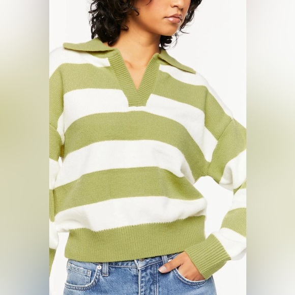 Striped Collared pullover Sweater - Picture 3 of 3